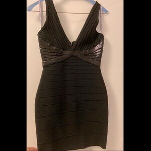 LIKE NEW-Herve Leger MAX AZRIA Kaitlyn Black Sequin mini bandage dress